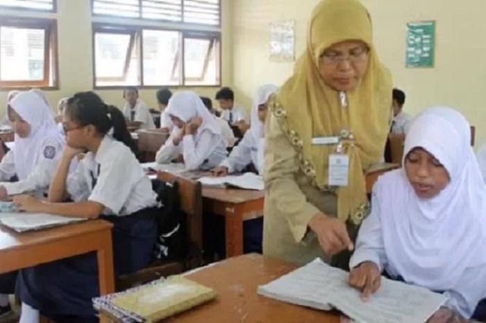 Apa kewajiban siswa selain mengikuti pendidikan dasar