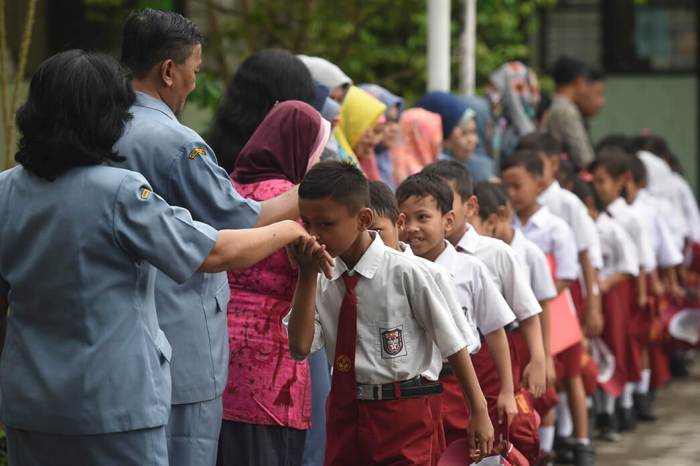 Makalah pentingnya pendidikan bagi generasi muda