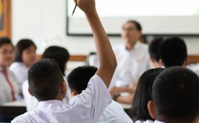 Berkembangnya sistem pendidikan barat melahirkan golongan