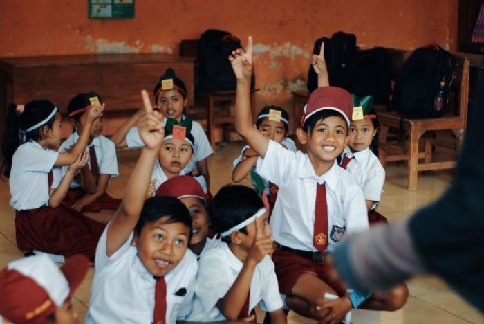 Dasar pendidikan yang dikembangkan di sekolah sekolah taman siswa adalah