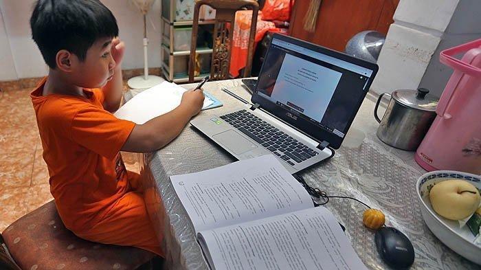 Cara membantu anak belajar dari rumah