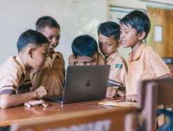 Strategi Social Learning: Belajar dari Sesama