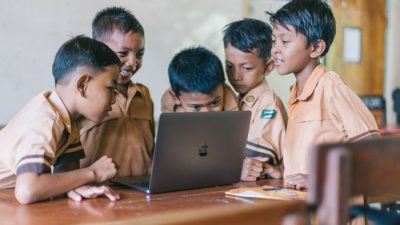 Strategi Social Learning: Belajar dari Sesama