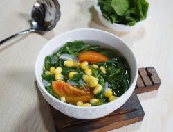 Cara Memasak Sayur Bayam Bening yang Enak dan Menggugah Selera