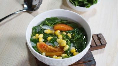 Cara memasak sayur bayam bening yang enak