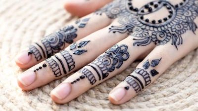 Cara memakai pacar henna di kuku