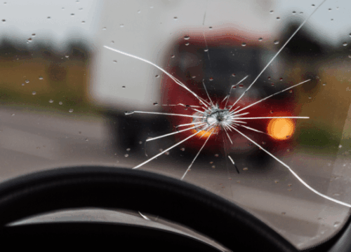 Cara Cepat Memperbaiki Kaca Retak Mobil Sendiri