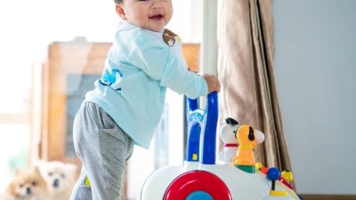 Cara menstimulasi anak agar cepat berjalan