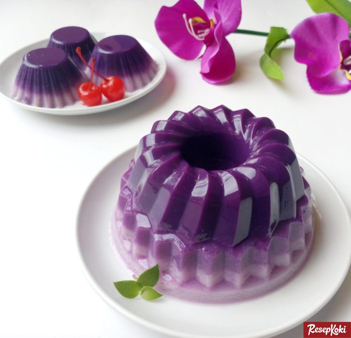 Membuat puding sebagai kreasi