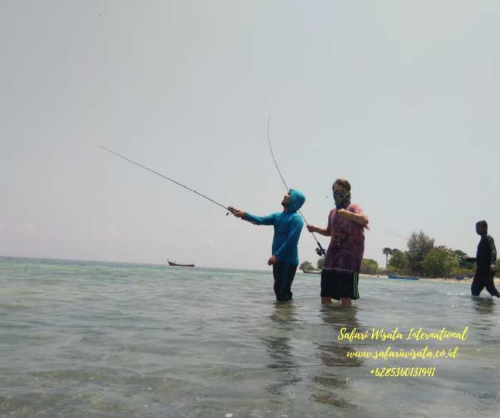 Cara memancing tokek keluar dari sarang