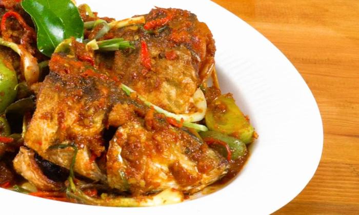 Cara memasak bandeng bumbu rujak