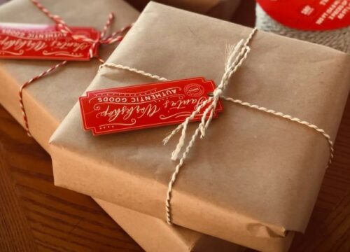 Cara Membungkus Kado Cokelat yang Indah dan Berkesan