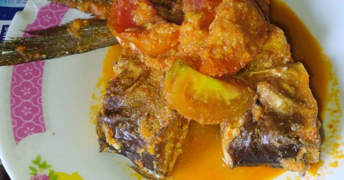 Cara memasak bandeng bumbu rujak