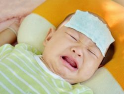 Cara Menurunkan Panas pada Anak Usia 1 Tahun: Panduan Lengkap