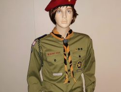 Cara Memakai Topi Baret Pramuka: Panduan Lengkap