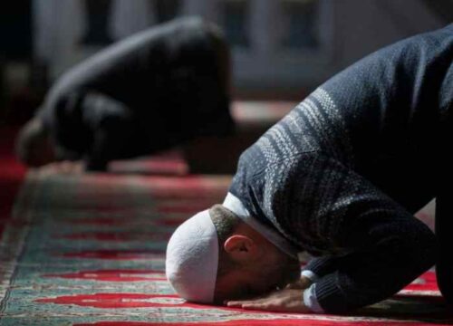 Cara Sholat Jamak Maghrib di Waktu Isya: Panduan Lengkap