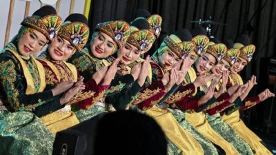 Unsur Utama dalam Sebuah Tari Adalah Ritme, Gerak, Ruang, dan Waktu