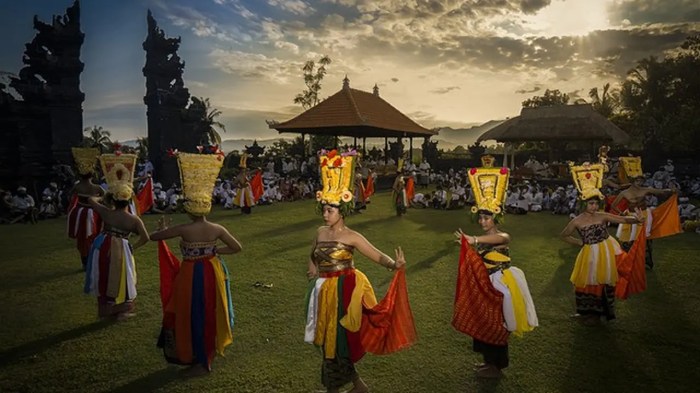 Unsur utama dalam tari adalah