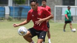 Barisan Depan Sepak Bola Persiapan untuk Keunggulan