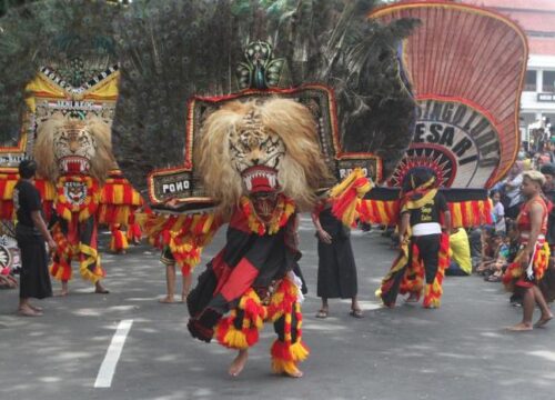 Ciri-Ciri Teater Tradisional Indonesia