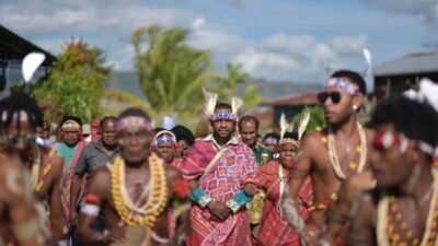 Salah satu ciri khas ragam hias papua adalah
