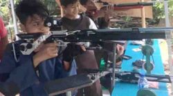 Teknik menembak yang didahului dengan melangkah dua langkah yaitu