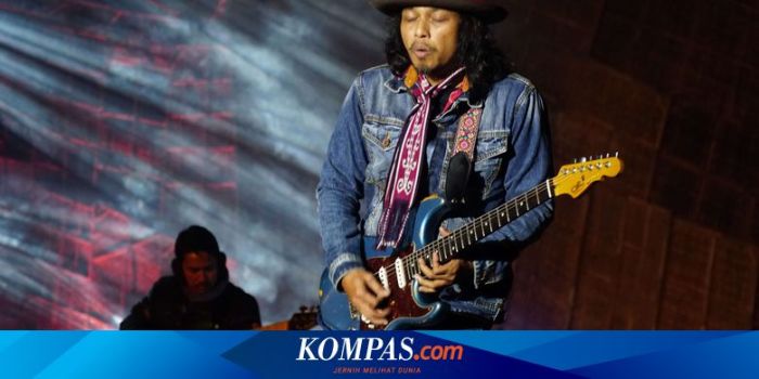 Jenis musik yang didominasi permainan gitar penuh improvisasi adalah