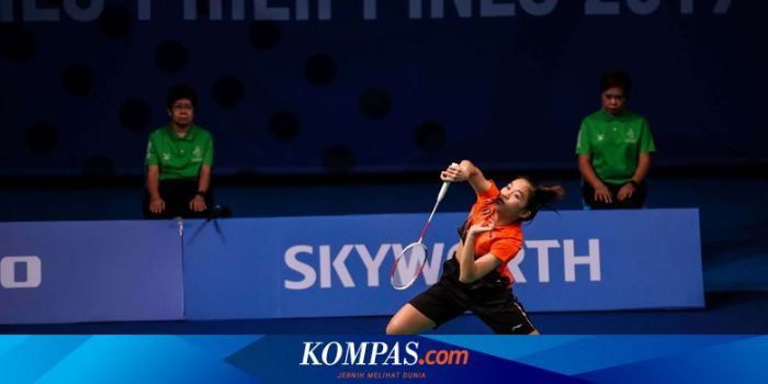 Servis dengan pukulan melambung tinggi kebelakang disebut