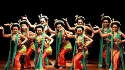 Fungsi pola lantai dalam tarian adalah