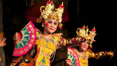 Tari Tarian Daerah Modern Beralih Fungsi untuk Acara