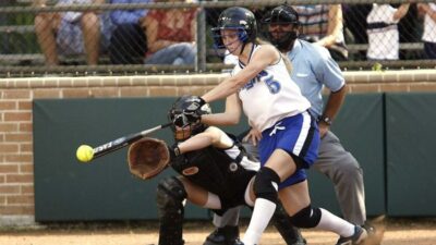 Dibawah ini termasuk teknik dasar permainan softball kecuali