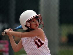 Softball Olahraga Permainan yang Menggunakan Bola