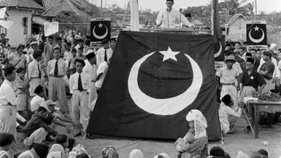 Pada masa demokrasi terpimpin politik luar negri indonesia condong ke