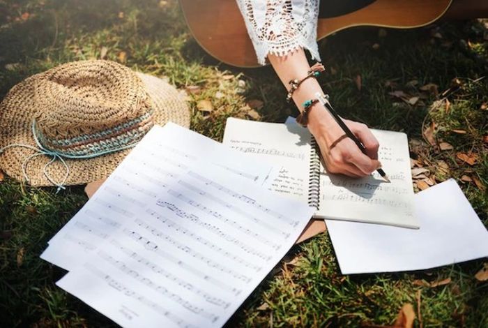Lagu kambanglah bungo berasal dari