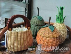 Pengembangan Produk Kerajinan Hiasan untuk Pasar Lokal