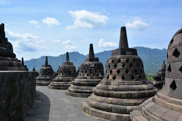 Contoh historiografi tradisional