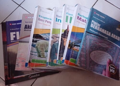 Buku Revisi 2016 Kelas 7 Panduan Belajar Mutakhir