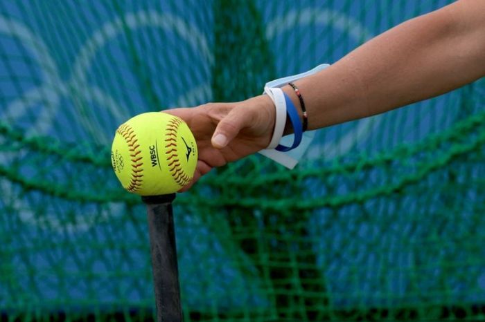 Jumlah permainan softball adalah
