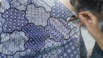 Wirausaha Kerajinan Inspirasi Artefak Budaya Lokal Peluang dan Tantangan