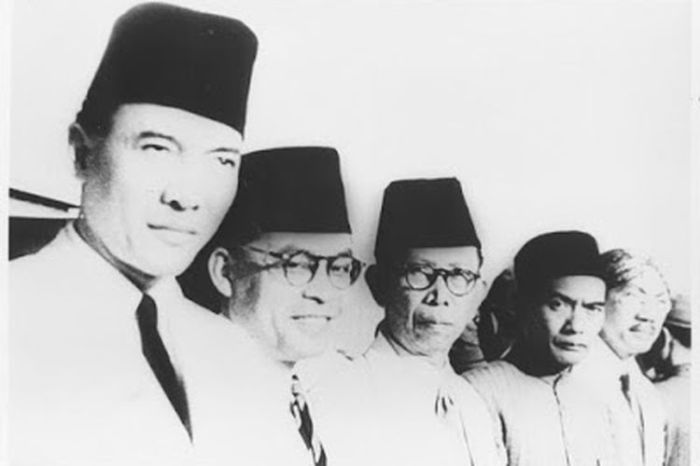 Berita menyerahnya jepang dapat diketahui oleh seorang tokoh pemuda melalui