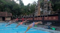 Jumlah lintasan dalam kolam renang adalah