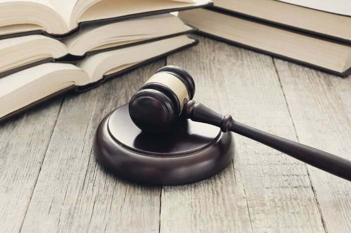 Perilaku yang mencerminkan perilaku taat hukum adalah