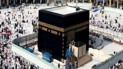 Memahami Tawaf Mengelilingi Kabah Tujuh Kali di Baitullah