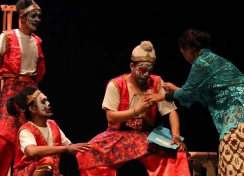 Sumber Inspirasi Cerita Teater Modern