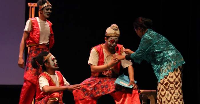 Teater modern ide ceritanya biasanya berasal dari