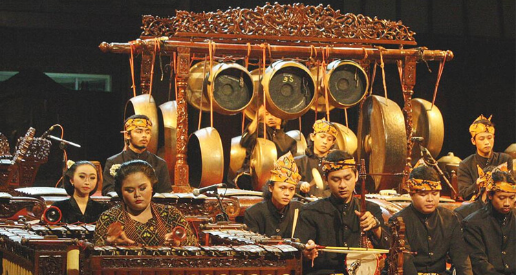 Media seni musik adalah