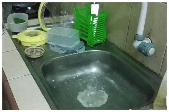 Cara mengatasi tempat cuci piring mampet