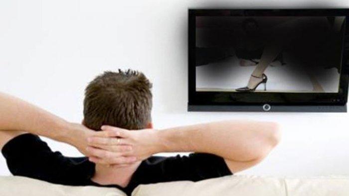 Cara agar shalat diterima setelah menonton film dewasa