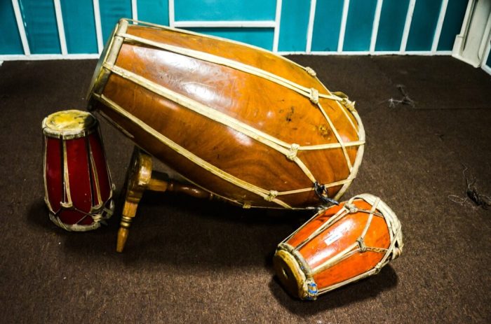 Bagaimana cara memainkan gendang