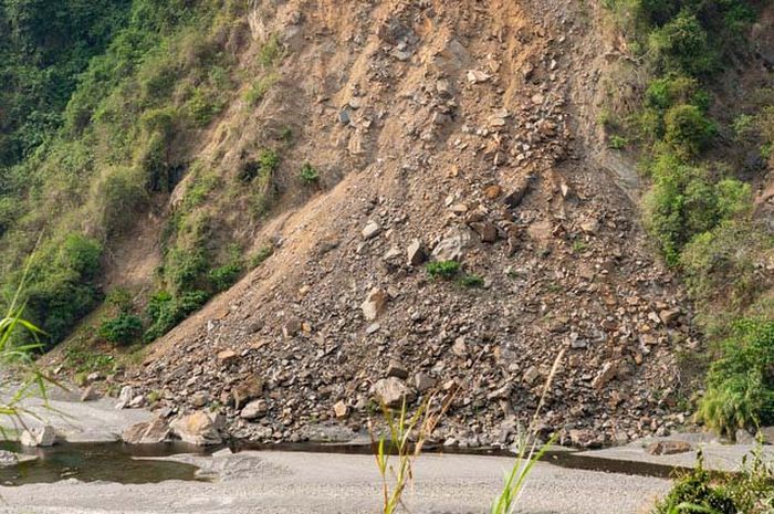 3 cara mencegah tanah longsor